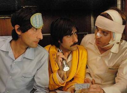 De izquierda a derecha, Adrien Brody, Jason Schwartzman y Owen Wilson, en <i>Viaje a Darjeeling.</i>