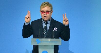 Sir Elton John nesta semana em Kiev.