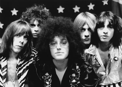 La banda MC5 en 1969:  de izquierda a derecha, Fred 'Sonic' Smith, Wayne Kramer, Rob Tyner, Dennis 'Machine Gun' Thompson y Michael Davis.