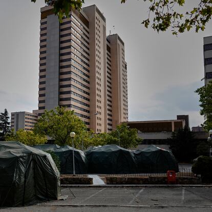 Zona del hospital de campaña instalado en el aparcamiento del Hospital Central de la Defensa Gómez Ulla, en Madrid, (España), a 17 de septiembre de 2020. La instalación de este hospital, que pertenece al Ministerio de Defensa, se ha decidido para atender las posibles necesidades que se puedan requerir en los próximos días por el Covid-19.
17 SEPTIEMBRE 2020;GOMEZ ULLA;HOSPITAL DE CAMPAÑA;MADRID;COVID19;DEFENSA;MILITARES;CORONAVIRUS
Jesús Hellín   / Europa Press
17/09/2020