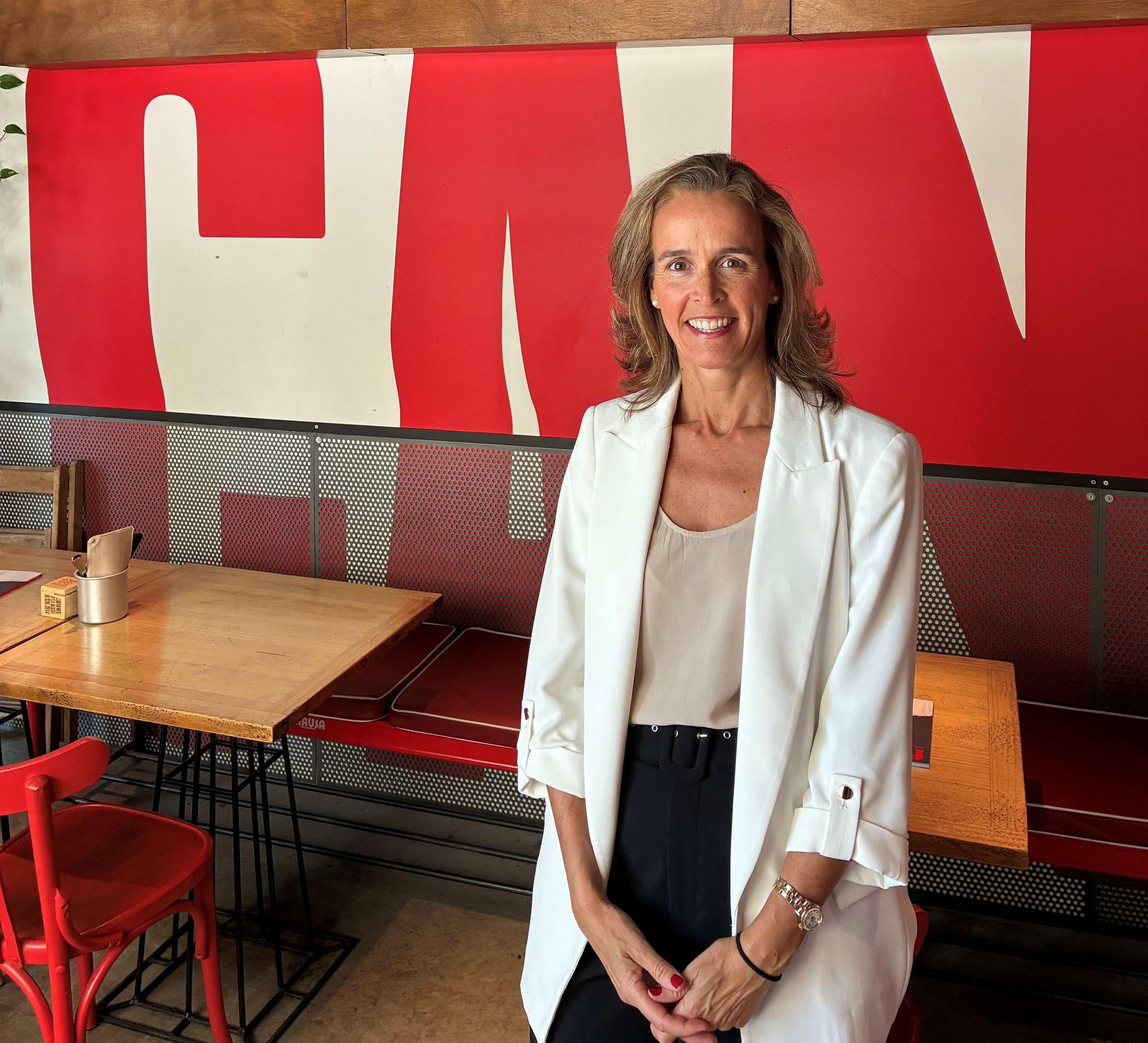 Reyes Giménez es la nueva directora ejecutiva de Can Pizza. Ha desarrollado su carrera de más de 25 años en las áreas de negocio, marketing, operaciones y ventas en compañías multinacionales del sector retail y restauración como Burger King, Comercial Far