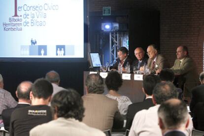 Iñaki Azkuna presidió ayer el pleno de constitución del Consejo Cívico de la Villa