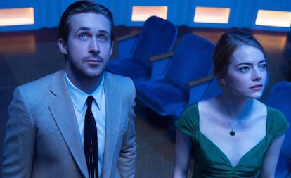 Ryan Gosling y Emma Stone interpretan a un pianista de jazz y una aspirante a actriz en 'La la land' (2016).
