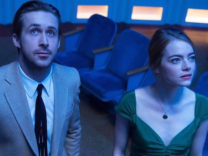 Ryan Gosling y Emma Stone interpretan a un pianista de jazz y una aspirante a actriz en 'La la land' (2016).