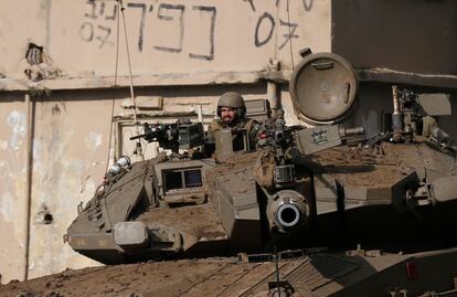 Un soldado israelí durante un simulacro militar en los Altos del Golán, anexado a Israel.