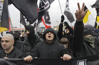 Ultranacionalistas participan en la Marcha Rusa en Mosc&uacute;.