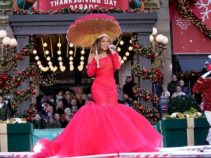 Mariah Carey celebra el día de Acción de Gracias en el desfile anual de Macy's, en Nueva York, el 24 de noviembre.