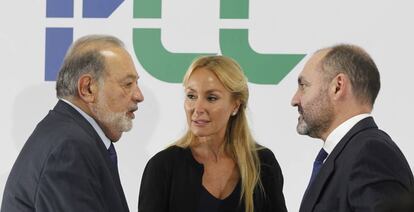 Carlos Slim, presidente, Esther Alcocer presidenta del consejo, y Pablo Colio, CEO de FCC, en una imagen de 2018.