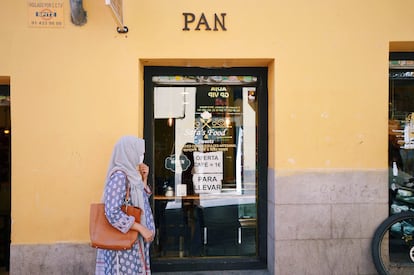 Fachada del Safa’s Food & Sweets en Lavapiés.