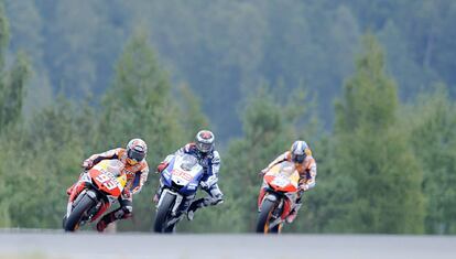 Los tres españoles, Márquez, Lorenzo y Pedrosa, en un momento de la carrera.