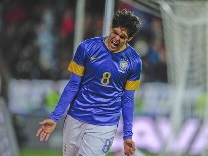 Kaká festeja su gol ante Irak.