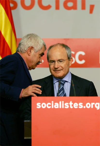 José Montilla y Pasqual Maragall, en la reunión ejecutiva del PSC tras las elecciones catalanas.