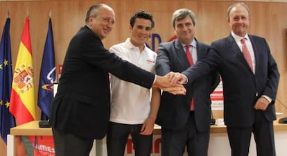 Fernando Roig, presidente de Pamesa, Javier Gómez Noya, Miguel Cardenal, presidente del CSD y Jorge Bauset, director general de Pamesa. 