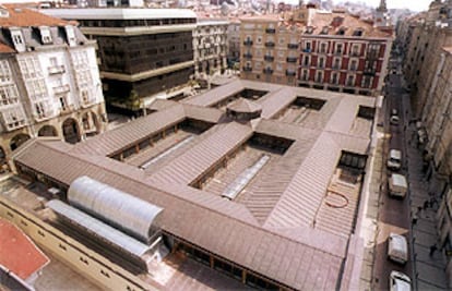 El Mercado del Este, en el centro de Santander, se reinaugura hoy como centro cultural y comercial.