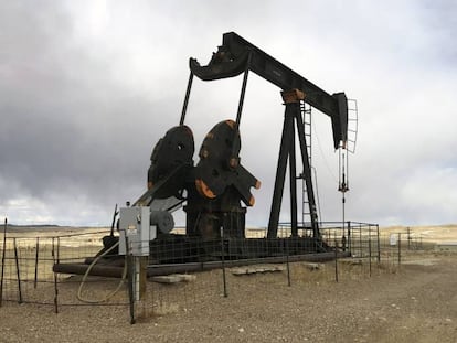 Pozo de petróleo en Casper, Wyoming. 