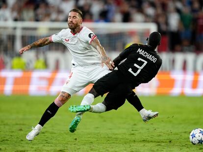 Sergio Ramos hace una dura entrada a Machado, del Lens.