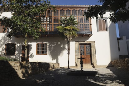 Fachada de la casa de Leopoldo Panero en Astorga (León).