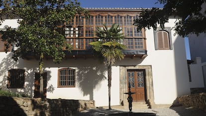 Fachada de la casa de Leopoldo Panero en Astorga (León).