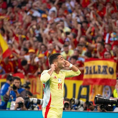 DUSSELDORF, GERMANY - JUNE 24: Ferran Torres of Spain celebrates after scoring for 0:1 during the UEFA EURO 2024 group stage match between Albania and Spain at Dusseldorf Arena on June 24, 2024 in Dusseldorf, Germany. (Photo by Mateusz Slodkowski/Getty Images)