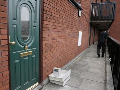 Puerta del apartamento en el que aparecíó muerta Joyce Vincent.