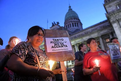 Marcha de las velas contra los tarifazos, el jueves por la noche en Buenos Aires.