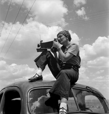 Dorothea Lange em Telhas, circa 1935.