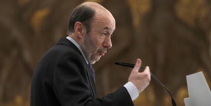 El secretario general del PSOE, Alfredo Pérez Rubalcaba, durante el discurso.