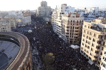 Una vista aérea del frente de la manifestación que arrancó en la calle de Xàtiva de Valencia.