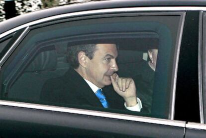 El presidente José Luis Rodríguez Zapatero, a su llegada a la sede de la FIFA en Zúrich.