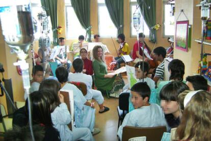 El aula hospitalaria Xeral-Cíes del Hospital de Vigo en la que imparte clase Julia Fernández.