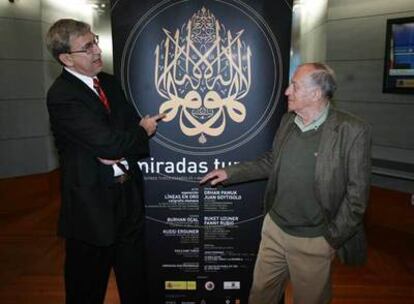 Orhan Pamuk y Juan Goytisolo dialogaron ayer en Madrid sobre la ciudad.