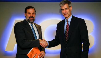 Alfonso Reyes, presidente de la ABP, y Antonio Martín, presidente de la ACB