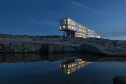 Promovido por Zita Cobb, una lugareña de esta perdida isla canadiense, el hotel destaca por su arquitectura cúbica, de profunda urdimbre escandinava, inspirada en los galpones pesqueros que significan su remoto emplazamiento. Todos los beneficios obtenidos aquí revierten en la comunidad local. 210 Main Rd, Joe Batt's Arm (New Foundland, Canadá). Teléfono: +1 709 658 3444. www.fogoislandinn.ca