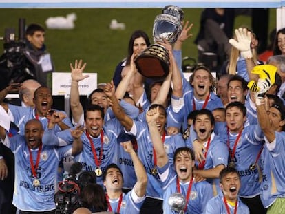 A seleção uruguaia comemora o título da Copa América de 2011.