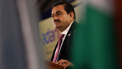 El multimillonario indio Gautam Adani, durante la ceremonia que siguió a la compra por parte de su grupo del puerto israelí de Haifa, este martes.