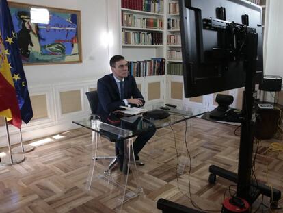 Pedro Sánchez preside por videoconferencia la reunión interministerial para el seguimiento de medidas por el coronavirus.