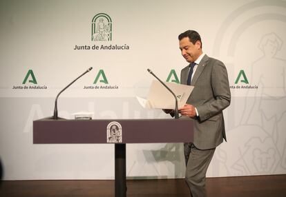 El presidente de la Junta de Andalucía, Juan Manuel Moreno, durante la presentación de su nuevo Gobierno, en el Palacio de San Telmo.