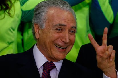 El presidente interino de Brasil, Michel Temer, al recibir a los atletas de los juegos paralímpicos el lunes 29 de agosto de 2016