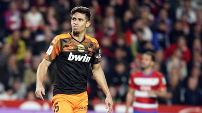 Gabriel Paulista durante um jogo do Valencia.