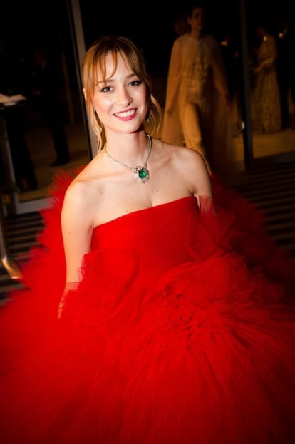 Beatrice Casiraghi acudió con un espectacular vestido rojo.