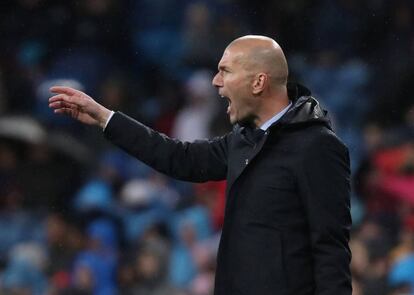 Zidane gritando instrucciones durante el partido contra el Getafe.