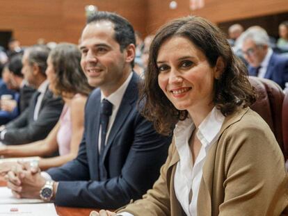 La presidenta de la Comunidad de Madrid, Isabel Díaz Ayuso, junto al vicepresidente, Ignacio Aguado.