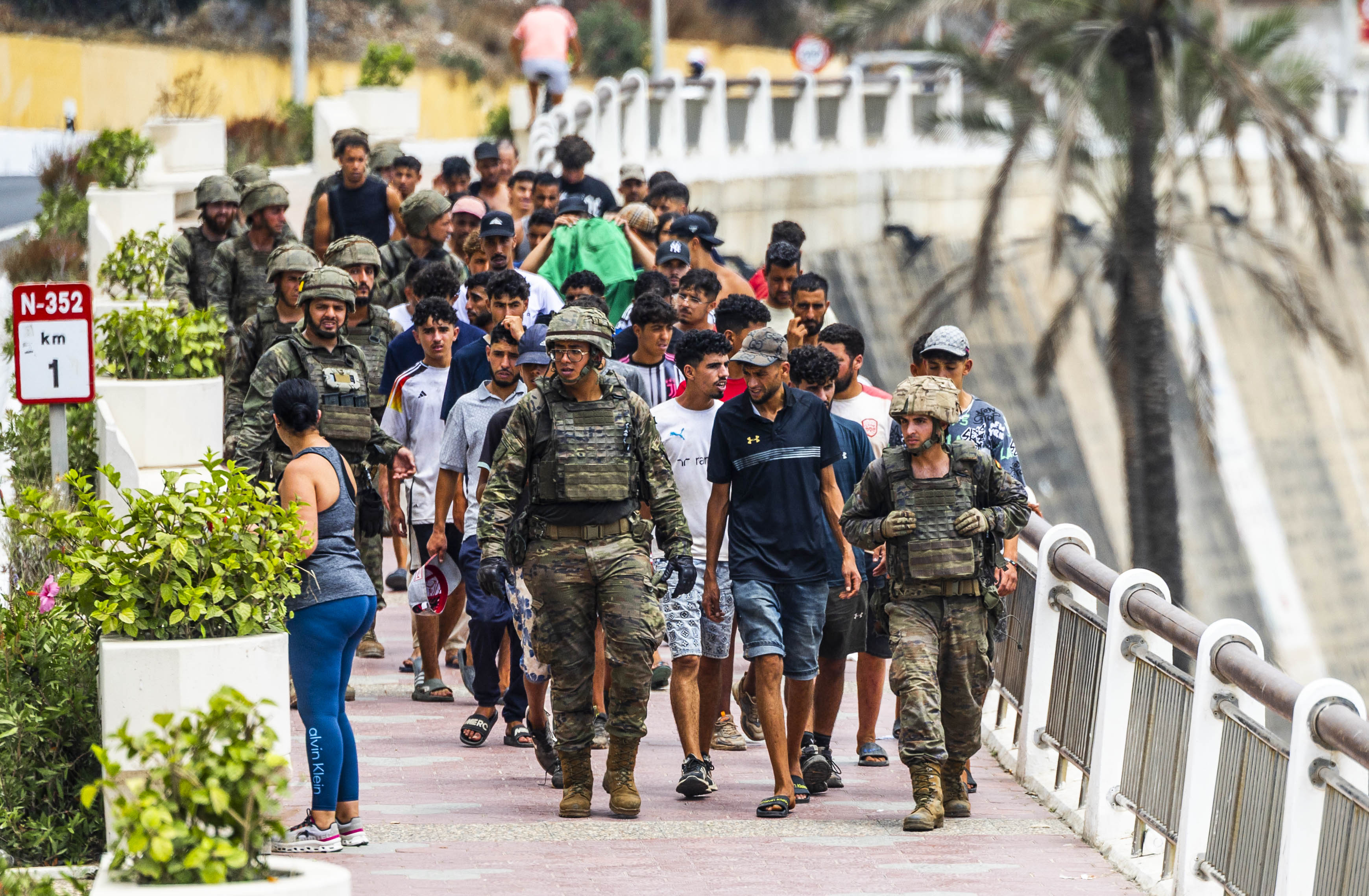 Ceuta recobra parte de la calma en medio de la tensión política