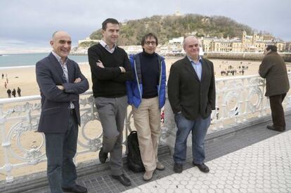 Desde la izquierda, Jos&eacute; Mar&iacute;a Santos, Maneiro, Ram&oacute;n Marcos Sayo y Mart&iacute;nez Gorriar&aacute;n, en San Sebasti&aacute;n.