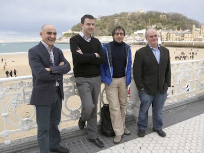 Desde la izquierda, Jos&eacute; Mar&iacute;a Santos, Maneiro, Ram&oacute;n Marcos Sayo y Mart&iacute;nez Gorriar&aacute;n, en San Sebasti&aacute;n.