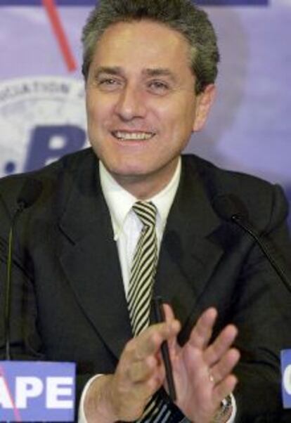 Francesco Rutelli, candidato de la coalición de centro-izquierda El Olivo.