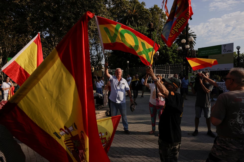 Manifestación convocada por Vox para protestar contra el regreso del expresident Carles Puigdemont, este jueves en Barcelona. 