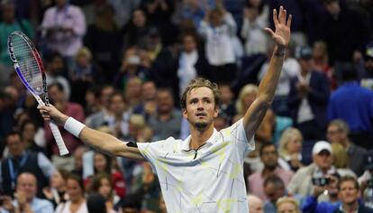 Medvedev celebra su triunfo en la semifinal contra Dimitrov.