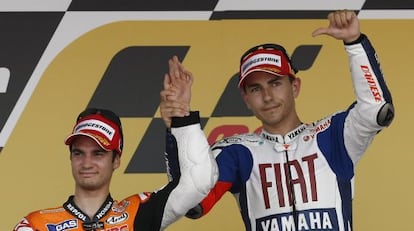 Lorenzo y Pedrosa en el podio de Jerez de 2010.