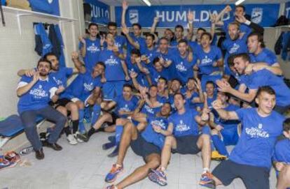 Los jugadores del Lorca festejan el ascenso a Segunda A.